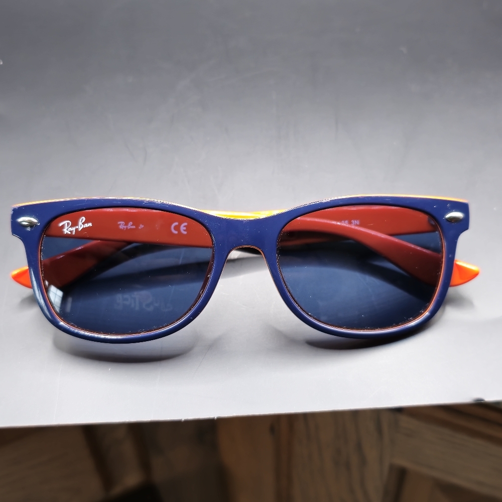 Kids UNISEX Ray-Ban Authentic Sunglasses! EXCELLENT condition! - Picture 5 of 9